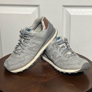 🔥🔥 NEW BALANCE 574 Women’s Running Shoes - Sz 8.5 - Great Condition 🔥🔥